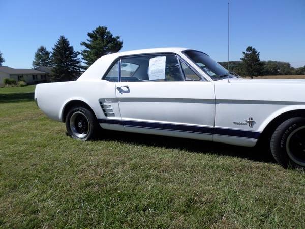 Used 1966 Ford Mustang BEAUTIFUL BARN FIND | Mundelein, IL