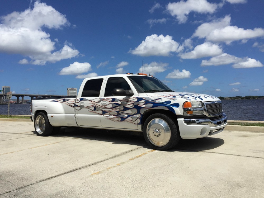 Used 2005 Gmc Sierra 3500 DUALLY CUSTOM AIR RIDE DIESEL-SEMA SHOW-MAGAZINE TRUCK-PRICED TO SELL- | Mundelein, IL