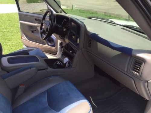 Used 2005 Gmc Sierra 3500 DUALLY CUSTOM AIR RIDE DIESEL-SEMA SHOW-MAGAZINE TRUCK-PRICED TO SELL- | Mundelein, IL