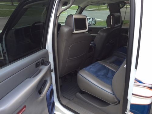 Used 2005 Gmc Sierra 3500 DUALLY CUSTOM AIR RIDE DIESEL-SEMA SHOW-MAGAZINE TRUCK-PRICED TO SELL- | Mundelein, IL