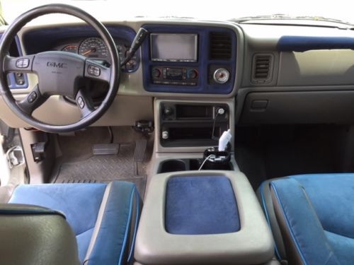 Used 2005 Gmc Sierra 3500 DUALLY CUSTOM AIR RIDE DIESEL-SEMA SHOW-MAGAZINE TRUCK-PRICED TO SELL- | Mundelein, IL