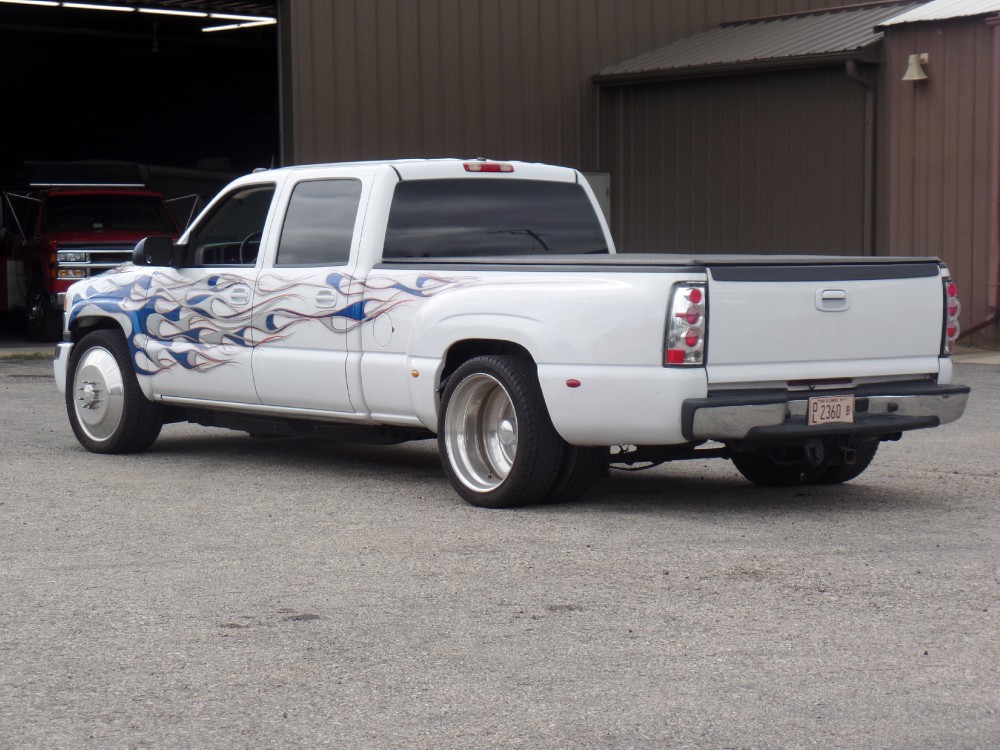 Used 2005 Gmc Sierra 3500 DUALLY CUSTOM AIR RIDE DIESEL-SEMA SHOW-MAGAZINE TRUCK-PRICED TO SELL- | Mundelein, IL