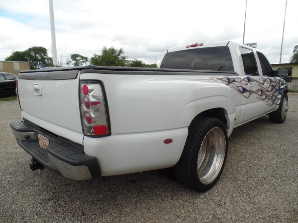Used 2005 Gmc Sierra 3500 DUALLY CUSTOM AIR RIDE DIESEL-SEMA SHOW-MAGAZINE TRUCK-PRICED TO SELL- | Mundelein, IL