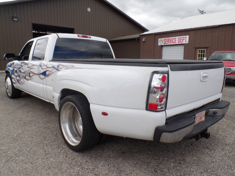 Used 2005 Gmc Sierra 3500 DUALLY CUSTOM AIR RIDE DIESEL-SEMA SHOW-MAGAZINE TRUCK-PRICED TO SELL- | Mundelein, IL