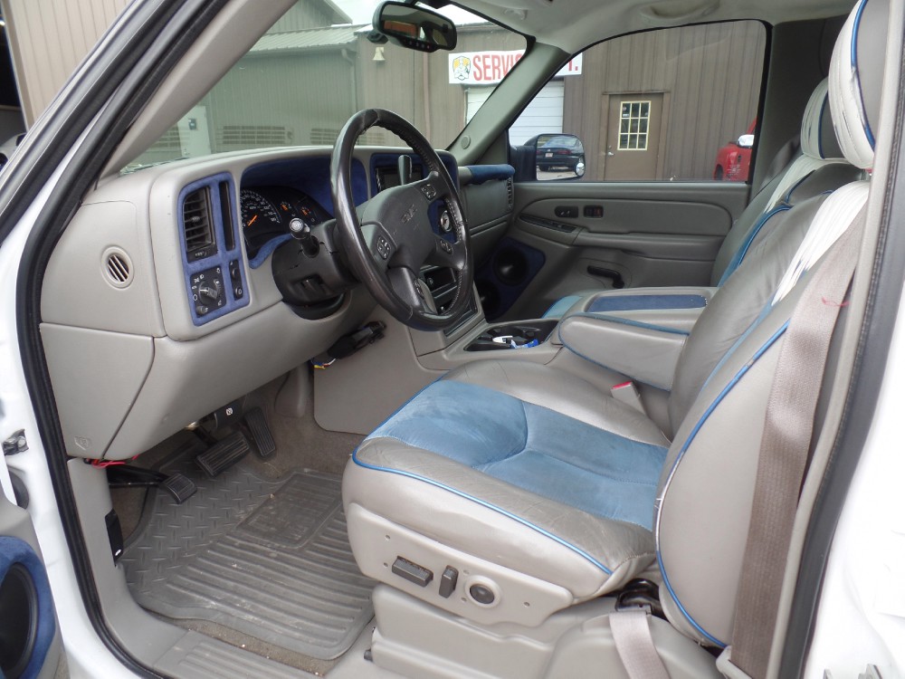 Used 2005 Gmc Sierra 3500 DUALLY CUSTOM AIR RIDE DIESEL-SEMA SHOW-MAGAZINE TRUCK-PRICED TO SELL- | Mundelein, IL
