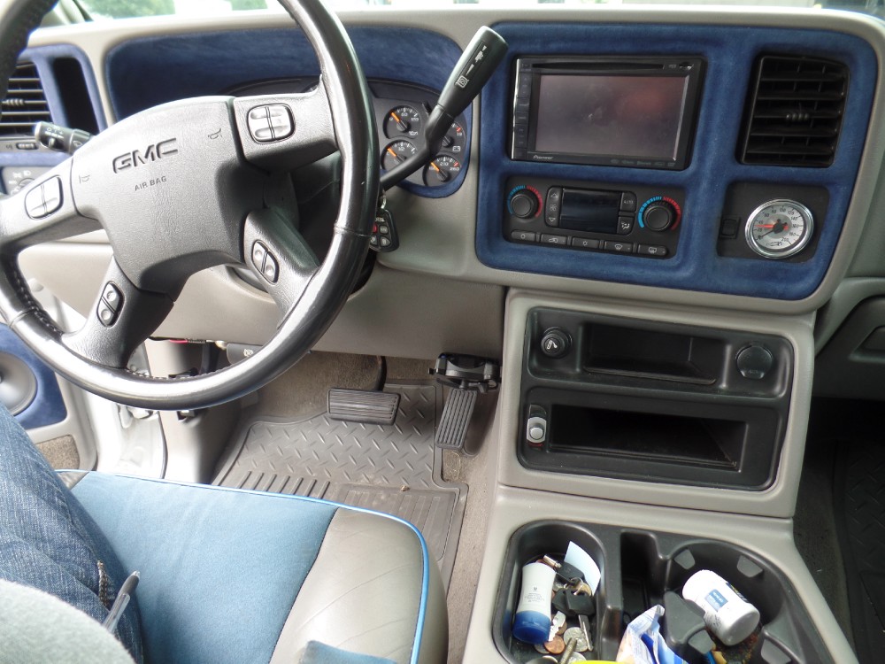 Used 2005 Gmc Sierra 3500 DUALLY CUSTOM AIR RIDE DIESEL-SEMA SHOW-MAGAZINE TRUCK-PRICED TO SELL- | Mundelein, IL