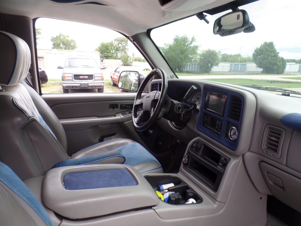 Used 2005 Gmc Sierra 3500 DUALLY CUSTOM AIR RIDE DIESEL-SEMA SHOW-MAGAZINE TRUCK-PRICED TO SELL- | Mundelein, IL