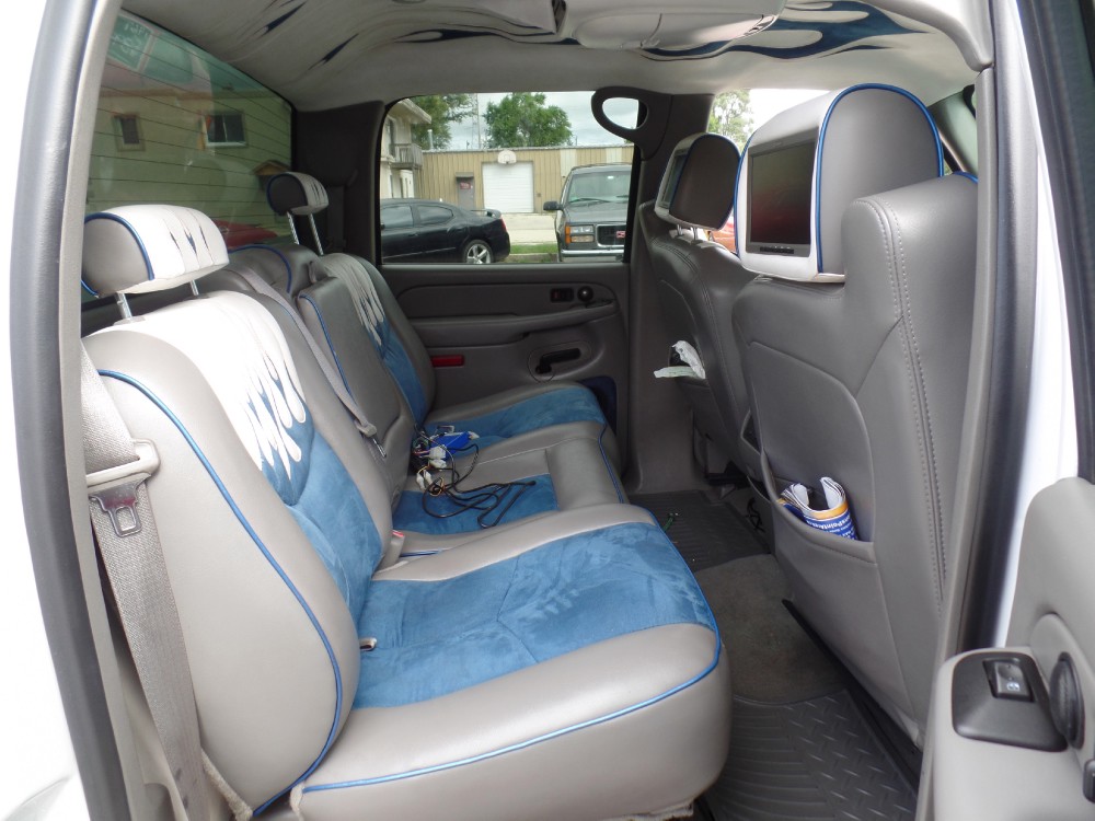 Used 2005 Gmc Sierra 3500 DUALLY CUSTOM AIR RIDE DIESEL-SEMA SHOW-MAGAZINE TRUCK-PRICED TO SELL- | Mundelein, IL