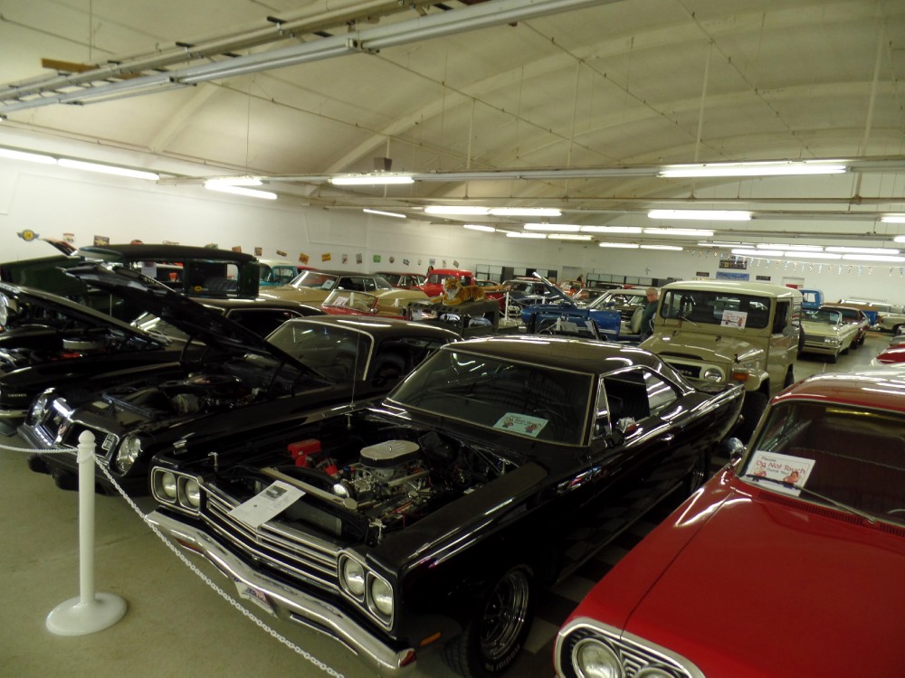 Used 1969 Plymouth Road Runner RESTORED 440 FUEL INJECTED-WITH AC-FROM CALIFORNIA-SEE VIDEO CLIP | Mundelein, IL