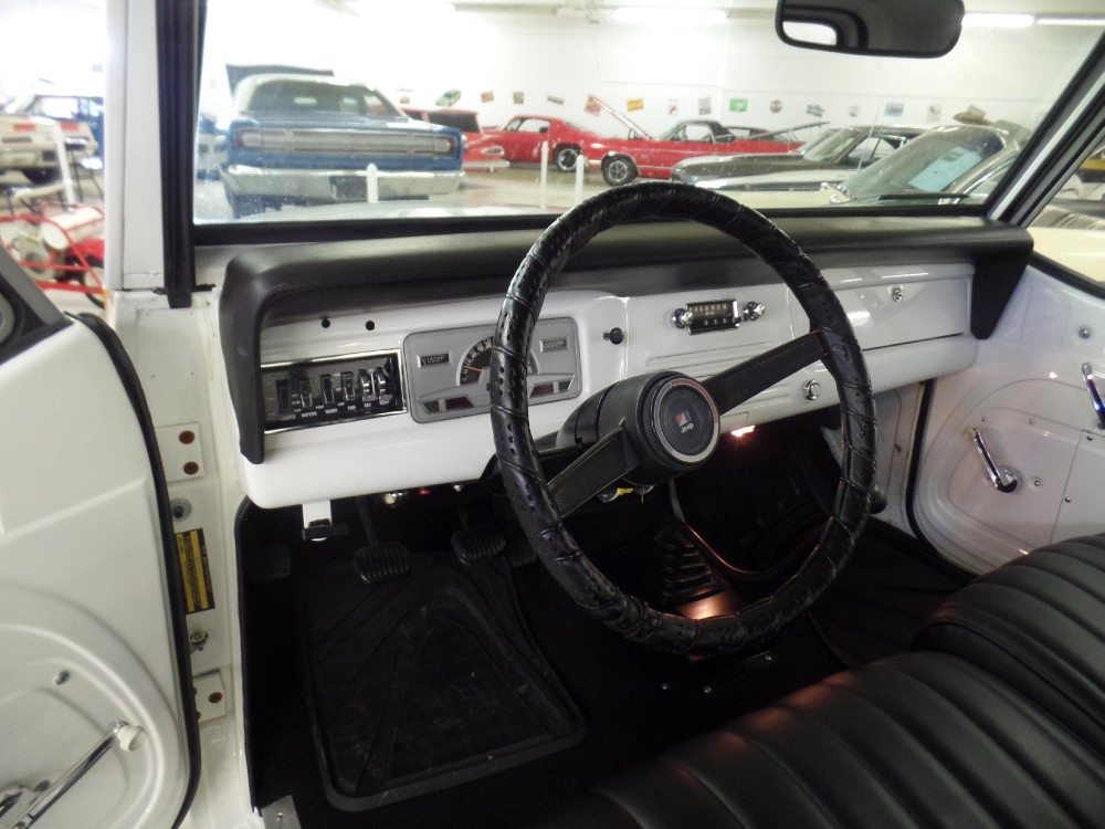 Used 1972 Jeep Commando Jeepster RUST FREE-RARE HARD TO FIND JEEP FROM TEXAS-ONLY 52,000 ORIGINAL MILES | Mundelein, IL