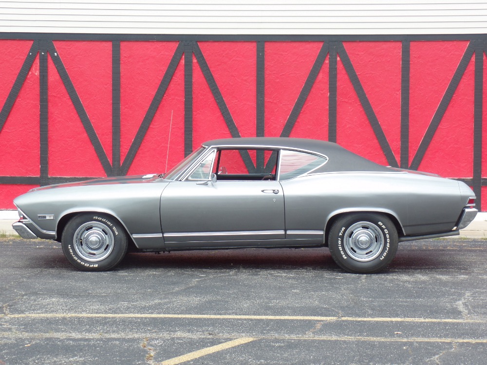 Used 1968 Chevrolet Chevelle CORTEZ SILVER-NEW PAINT | Mundelein, IL