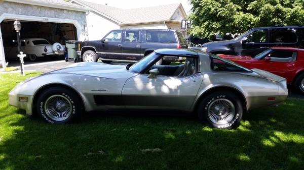 Used 1982 Chevrolet Corvette COLLECTOR EDITION FROM TEXAS | Mundelein, IL