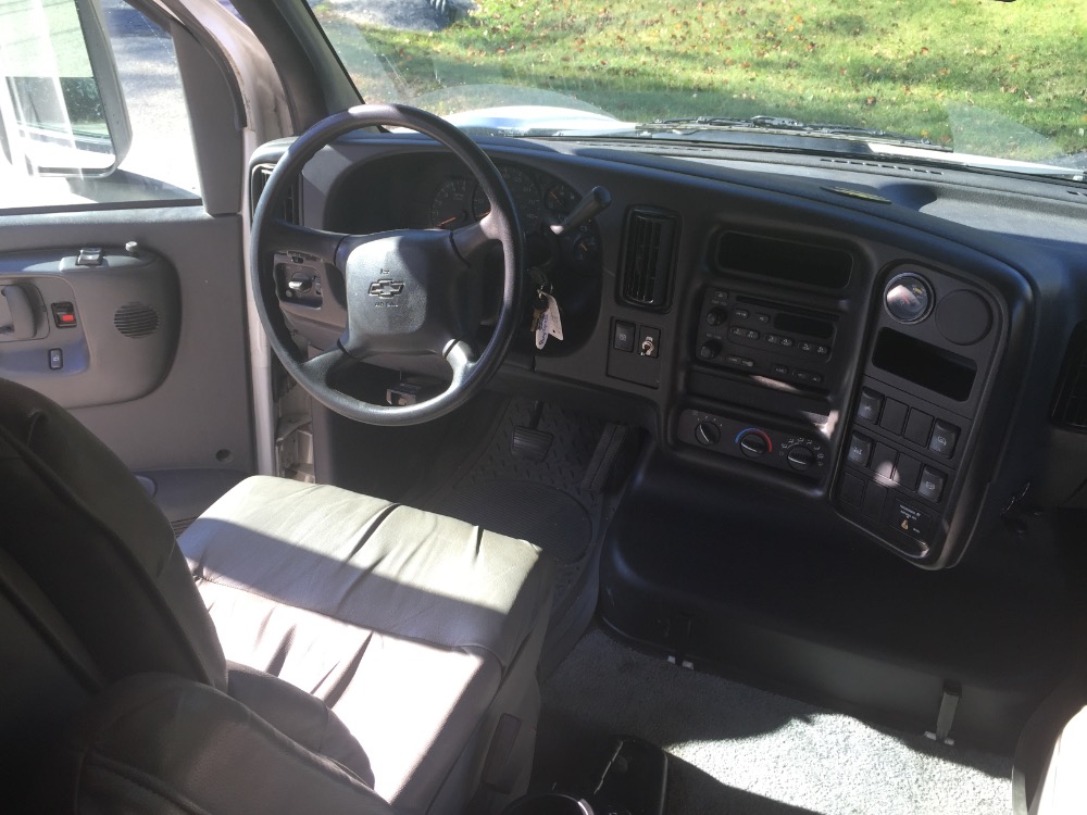 Used 2005 Chevrolet C5500 Pony Express Toter Motor Home TOP KICK KODIAK STYLE | Mundelein, IL