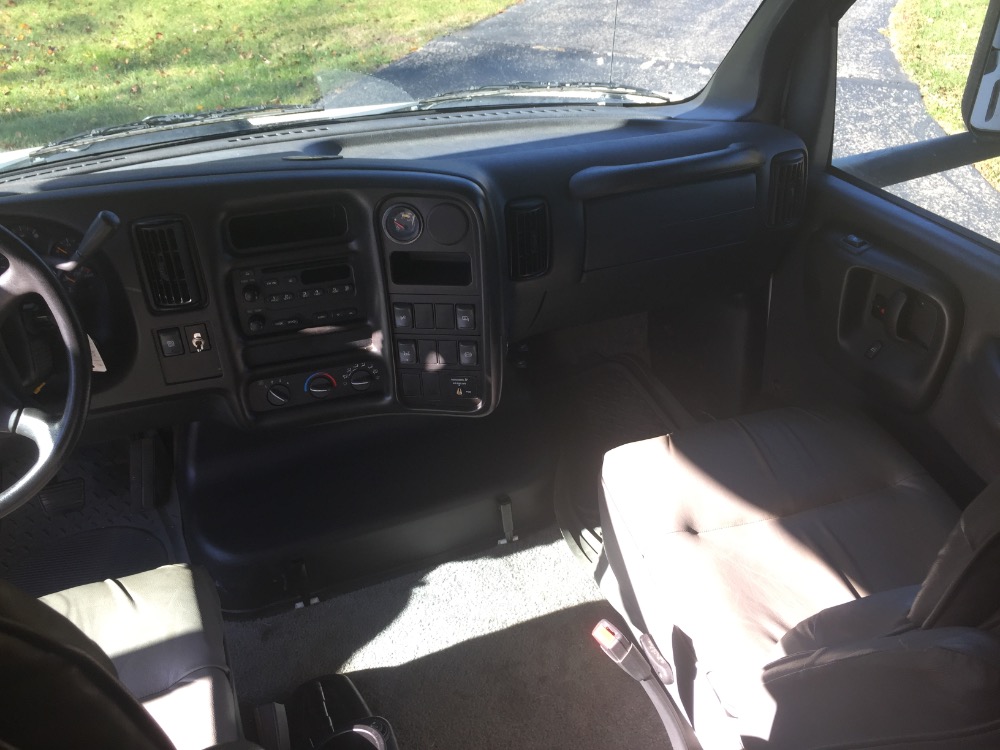 Used 2005 Chevrolet C5500 Pony Express Toter Motor Home TOP KICK KODIAK STYLE | Mundelein, IL