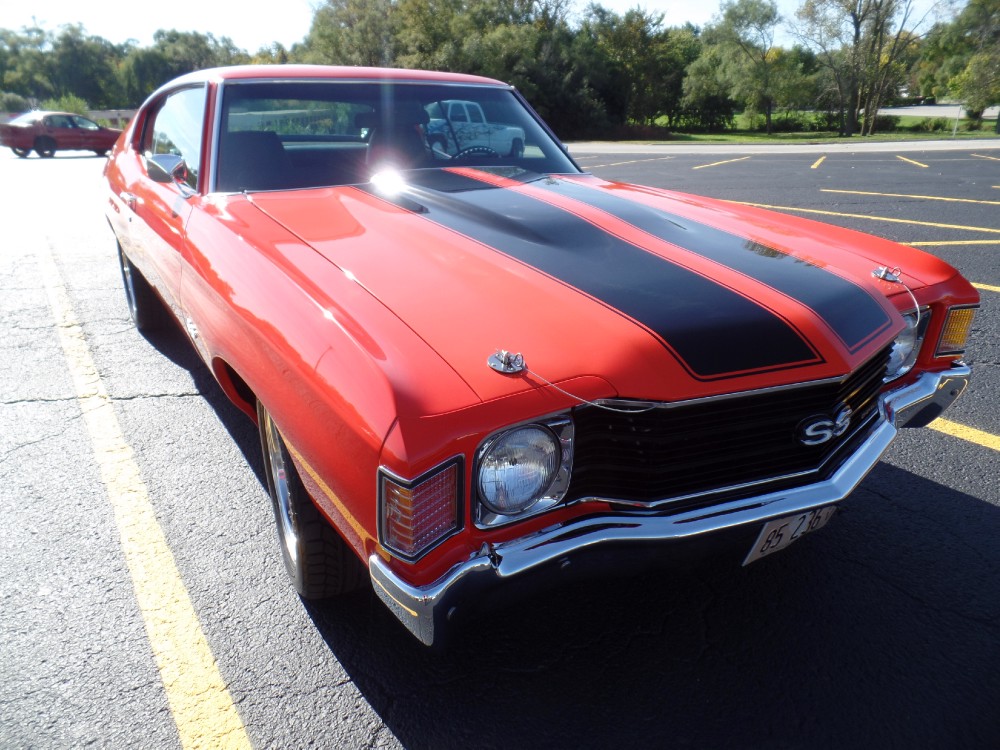 Used 1972 Chevrolet Chevelle HUGGER ORANGE WITH AC-DREAM MACHINE-TOTALLY RESTORED-SEE VIDEO | Mundelein, IL