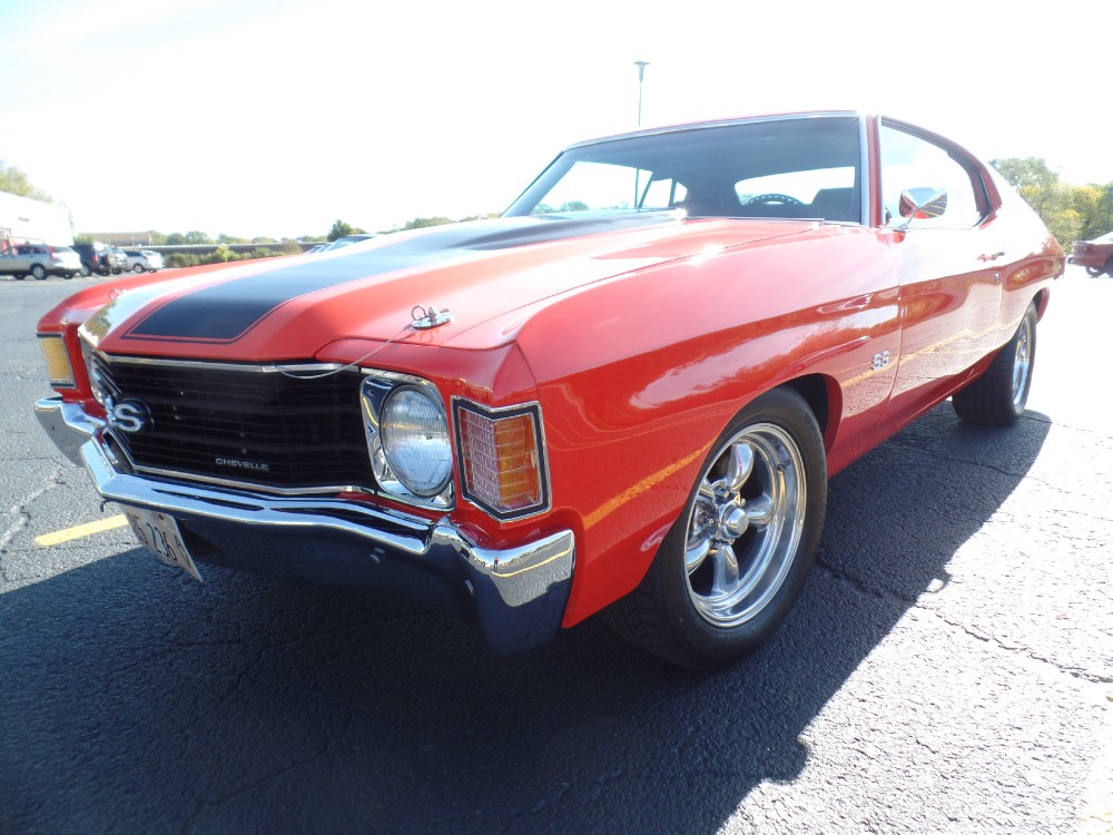 Used 1972 Chevrolet Chevelle HUGGER ORANGE WITH AC-DREAM MACHINE-TOTALLY RESTORED-SEE VIDEO | Mundelein, IL
