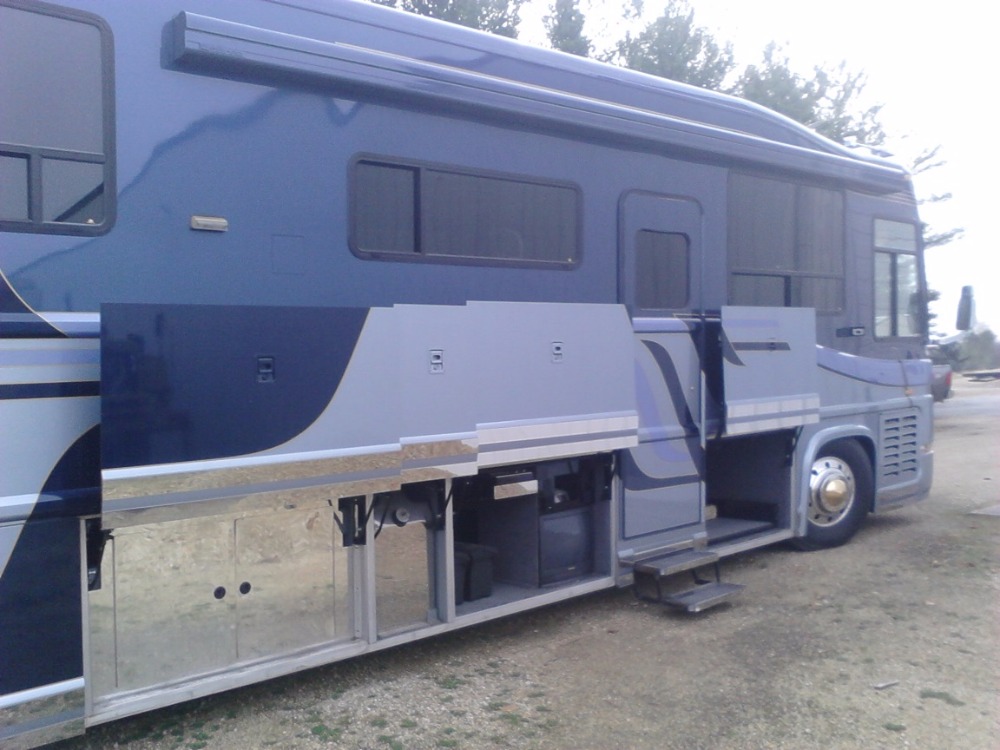 Used 2003 Newel Custom Luxury on wheels-NEW LOW PRICE | Mundelein, IL