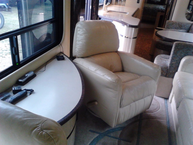 Used 2003 Newel Custom Luxury on wheels-NEW LOW PRICE | Mundelein, IL