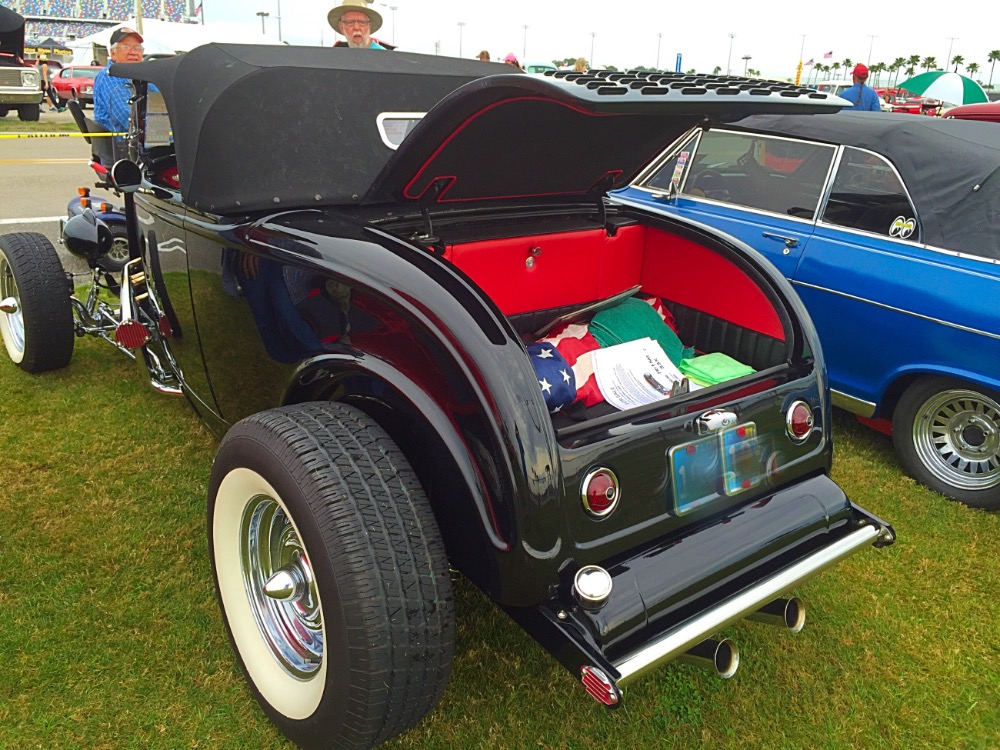Used 1932 Ford Highboy Roadster Magazine car-Purchased from BUILDER- Show piece- Street Rodder magazine- | Mundelein, IL