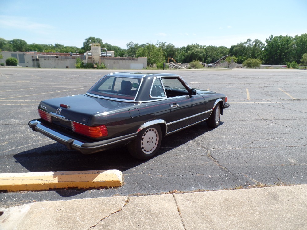 Used 1989 Mercedes Benz 560 SL - SWEET RIDE-2 TOPS-CONVERTIBLE & HARDTOP- | Mundelein, IL