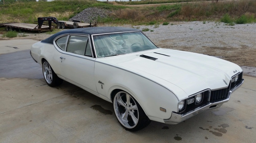 Used 1968 Oldsmobile Cutlass - BLACK AND WHITE COLOR COMBO- | Mundelein, IL