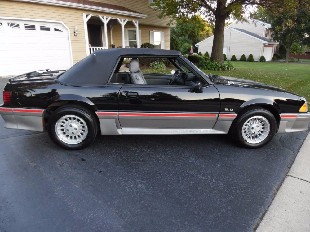 Used 1989 Ford Mustang - CONVERTIBLE WITH LOW MILES-2 Owners | Mundelein, IL