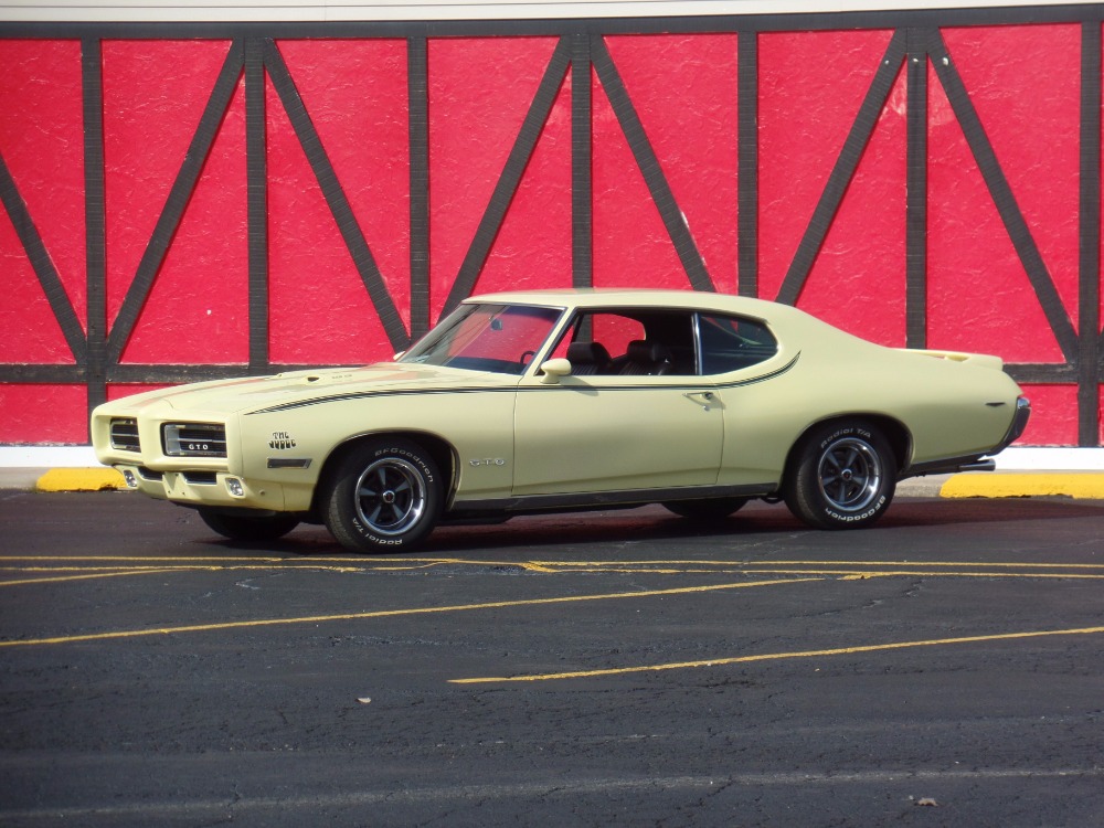 Used 1969 Pontiac GTO -LOTS OF POWER OPTIONS-PHS DOCUMENTED- SEE VIDEO | Mundelein, IL