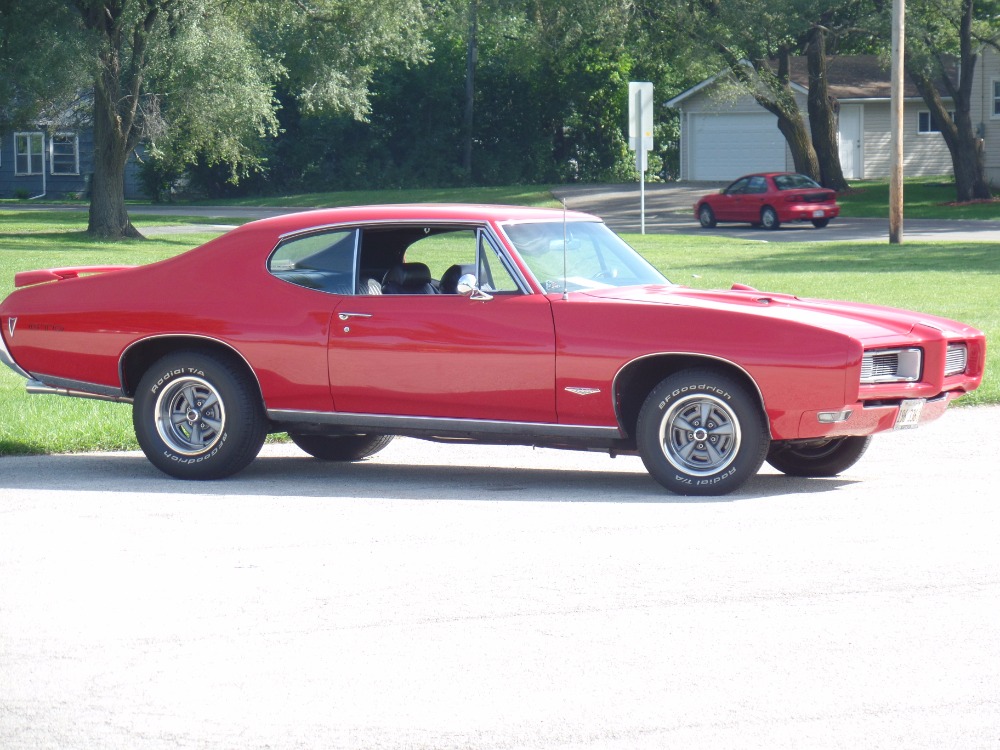 Used 1968 Pontiac GTO -RED AND READY-REAL 242 GTO-GREAT QUALITY CONDITION-SEE VIDEO | Mundelein, IL