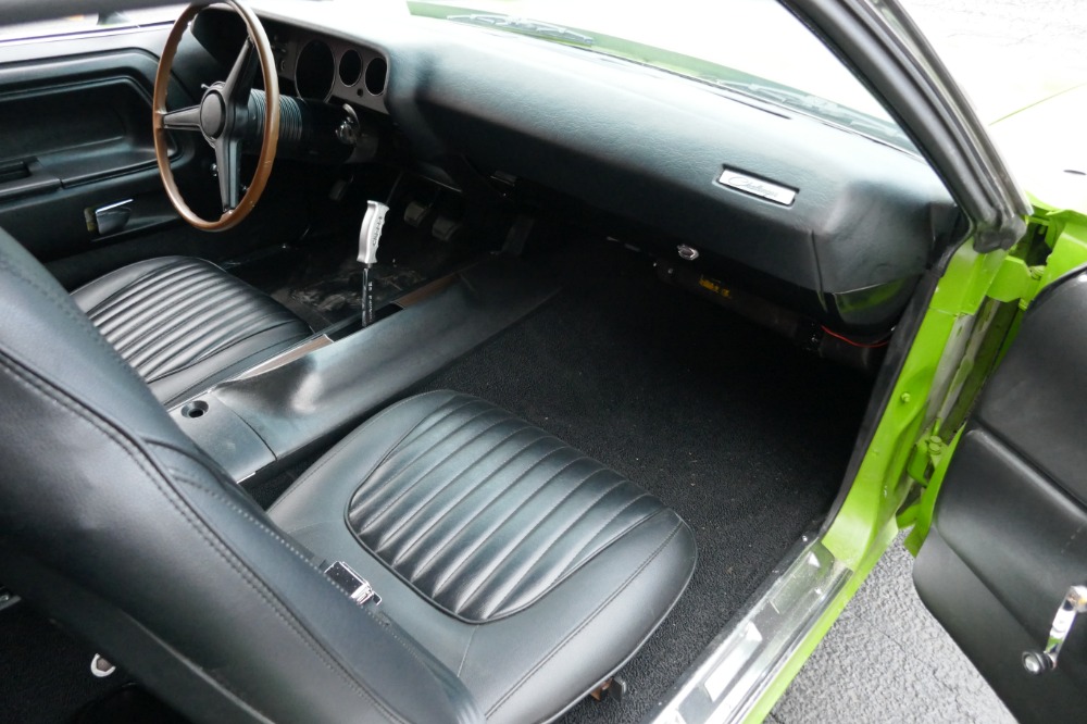 Used 1971 Dodge Challenger -4 SPEED WITH 383 BIG BLOCK-CALI CAR-RT TRIBUTE-SOLID MOPAR- SEE VIDEO | Mundelein, IL