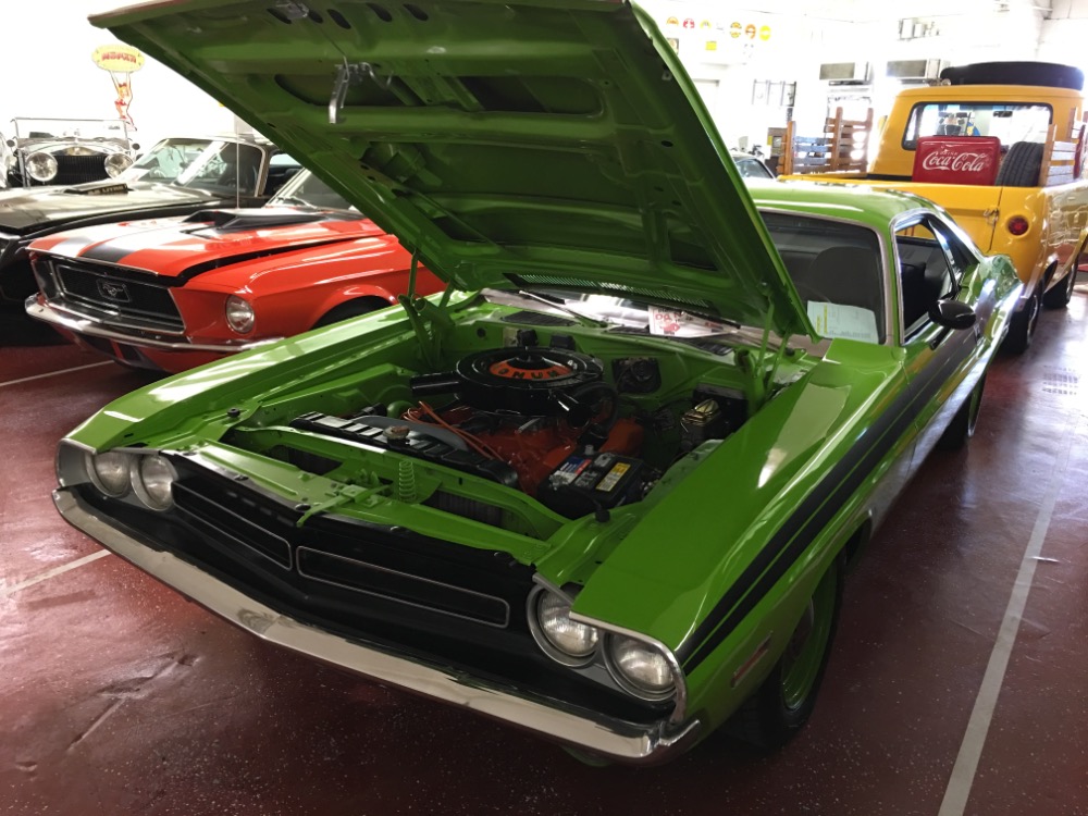 Used 1971 Dodge Challenger -4 SPEED WITH 383 BIG BLOCK-CALI CAR-RT TRIBUTE-SOLID MOPAR- SEE VIDEO | Mundelein, IL
