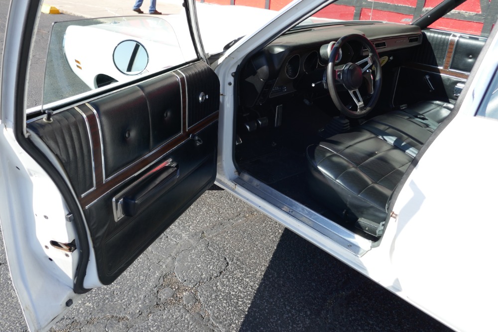 Used 1971 Dodge Coronet -CRESTWOOD WAGON- RARE - 1 OF 4 EVER BUILT- 9 PASSENGER SEATING- SEE VIDEO | Mundelein, IL