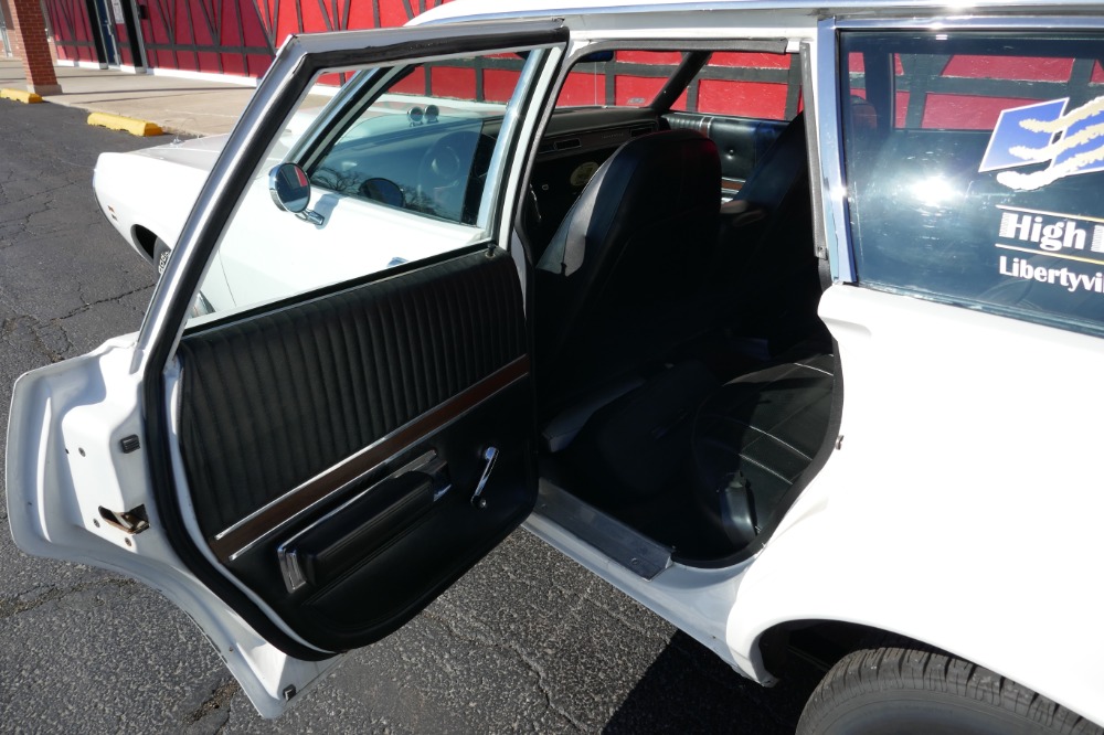 Used 1971 Dodge Coronet -CRESTWOOD WAGON- RARE - 1 OF 4 EVER BUILT- 9 PASSENGER SEATING- SEE VIDEO | Mundelein, IL