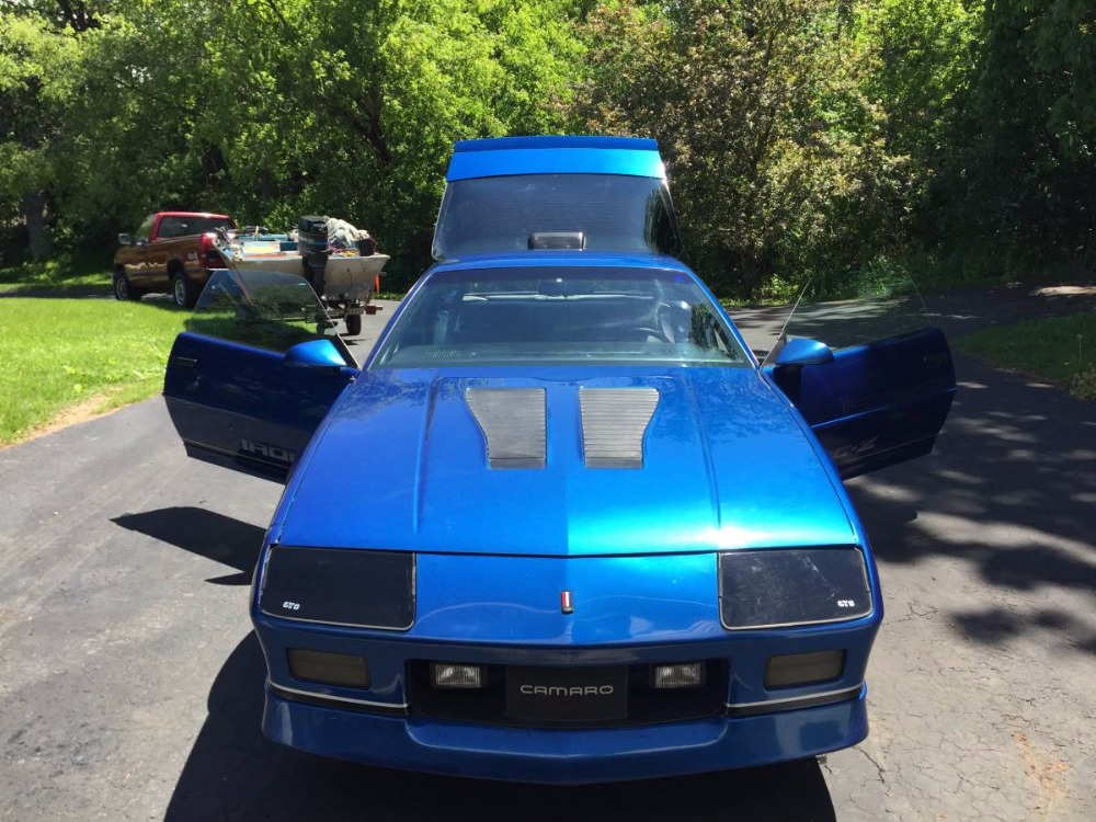 Used 1986 Chevrolet Camaro -IROC Z28- WELL MAINTAINED 305 V8-5-SPEED- | Mundelein, IL