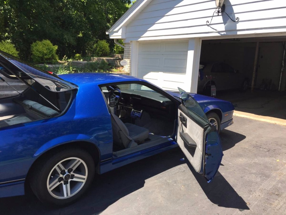 Used 1986 Chevrolet Camaro -IROC Z28- WELL MAINTAINED 305 V8-5-SPEED- | Mundelein, IL