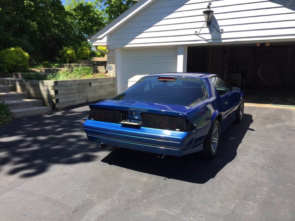Used 1986 Chevrolet Camaro -IROC Z28- WELL MAINTAINED 305 V8-5-SPEED- | Mundelein, IL