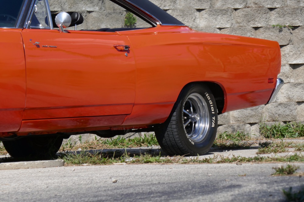 Used 1969 Plymouth Road Runner -REAL H CODE 383-HEMI ORANGE-SOLID MOPAR-AIR GRABBER-SEE VIDEO | Mundelein, IL