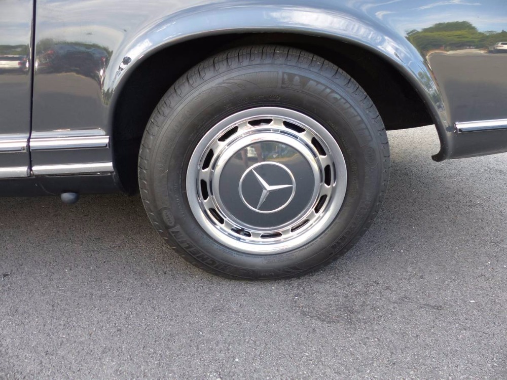 Used 1969 Mercedes Benz 280SL - CONVERTIBLE  WITH PAGODA HARD TOP AND SOFT TOP-USA SPECIFICATION MODEL | Mundelein, IL