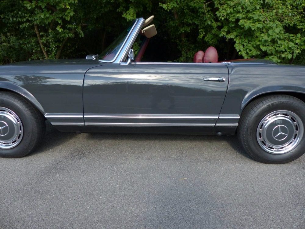 Used 1969 Mercedes Benz 280SL - CONVERTIBLE  WITH PAGODA HARD TOP AND SOFT TOP-USA SPECIFICATION MODEL | Mundelein, IL