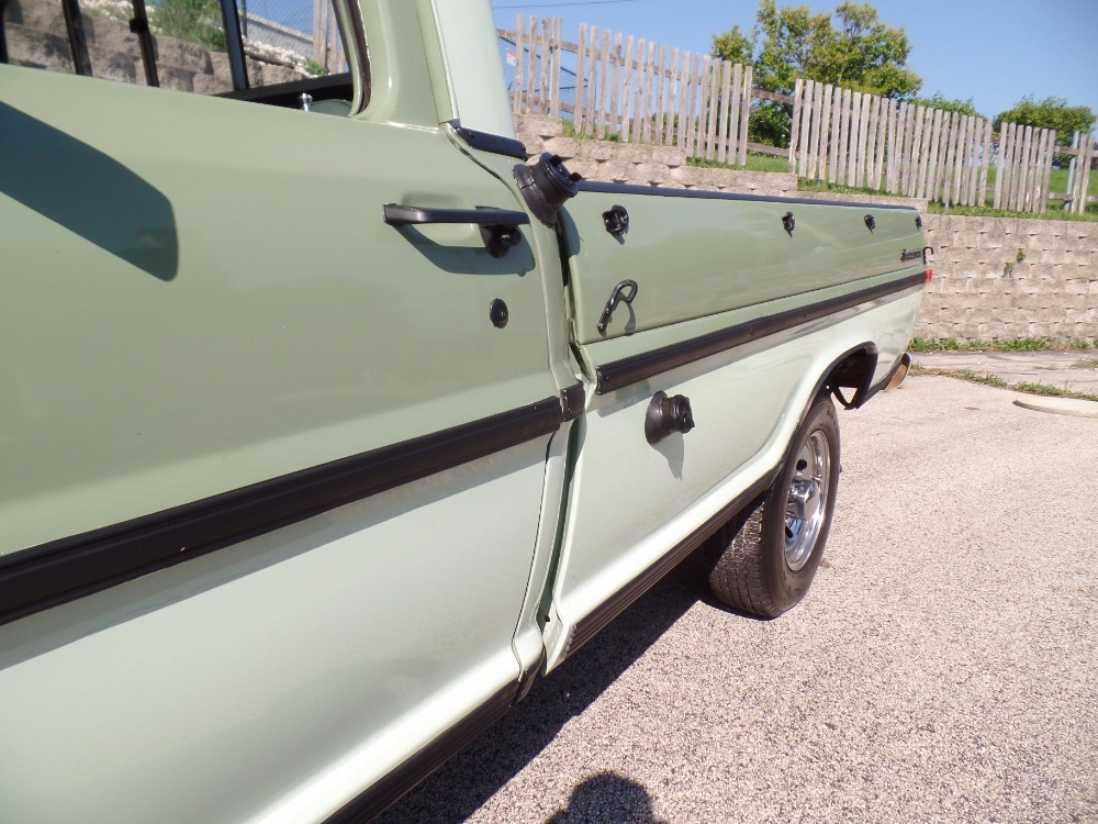 Used 1971 Ford F250 -CALIFORNIA SPORT CUSTOM-CLASSIC- HEFTY 390 V8 - CAMPER SPECIAL- SEE VIDEO | Mundelein, IL