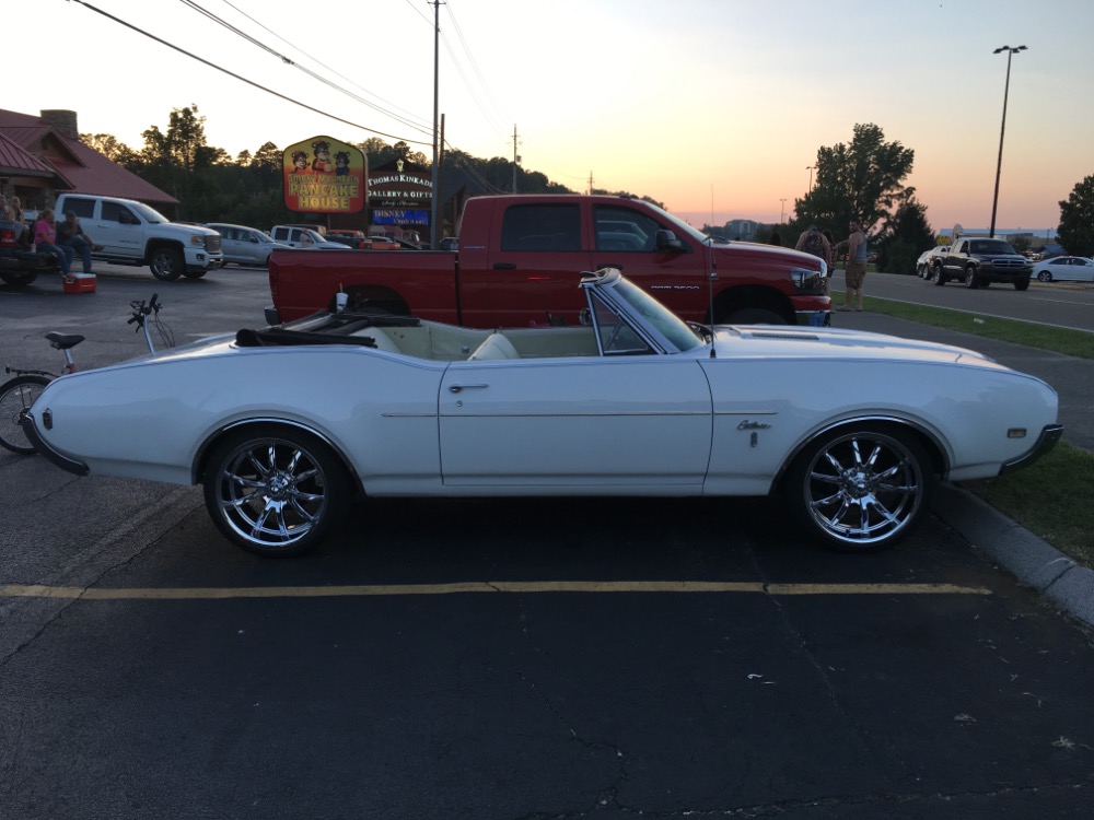Used 1968 Oldsmobile Cutlass -FUN CONVERTIBLE-RELIABLE CLASSIC-FREE DELIVERY- | Mundelein, IL