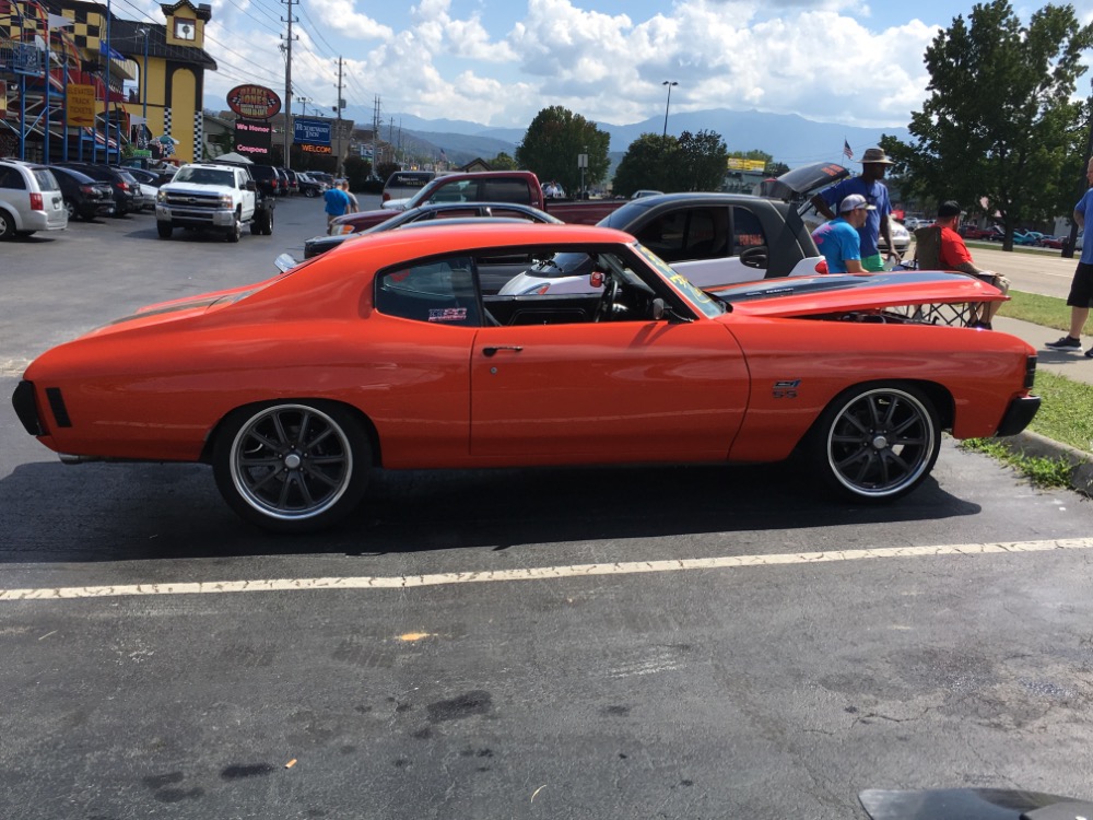 Used 1971 Chevrolet Chevelle -PRO TOURING WITH LS1-SICK AND TWISTED-HUGGER ORANGE-FREE DELIVERY- | Mundelein, IL