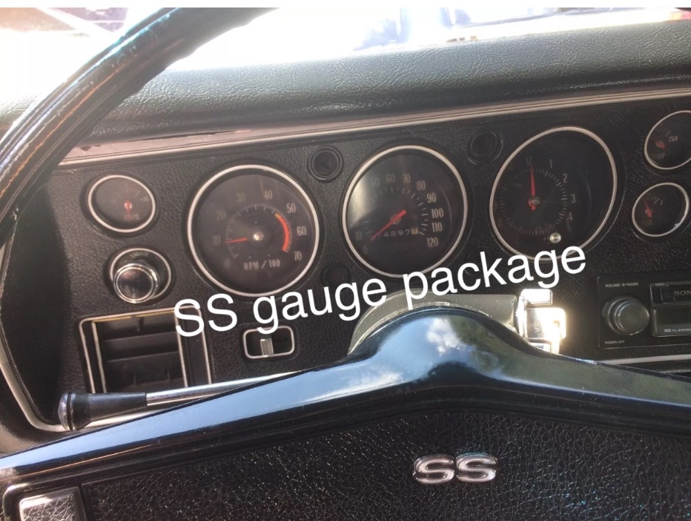 Used 1970 Chevrolet Chevelle -Cortez Silver-BIG BLOCK 396-Manual 4 speed and 12 bolt | Mundelein, IL