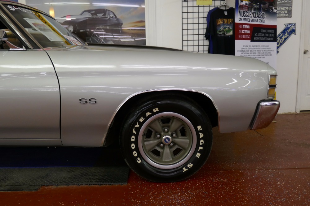 Used 1971 Chevrolet Chevelle -SS-CORTEZ SILVER-NUMBERS MATCHING-BIG BLOCK-4 SPD with AC- | Mundelein, IL