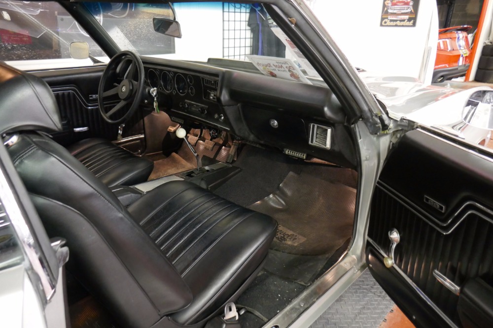 Used 1971 Chevrolet Chevelle -SS-CORTEZ SILVER-NUMBERS MATCHING-BIG BLOCK-4 SPD with AC- | Mundelein, IL