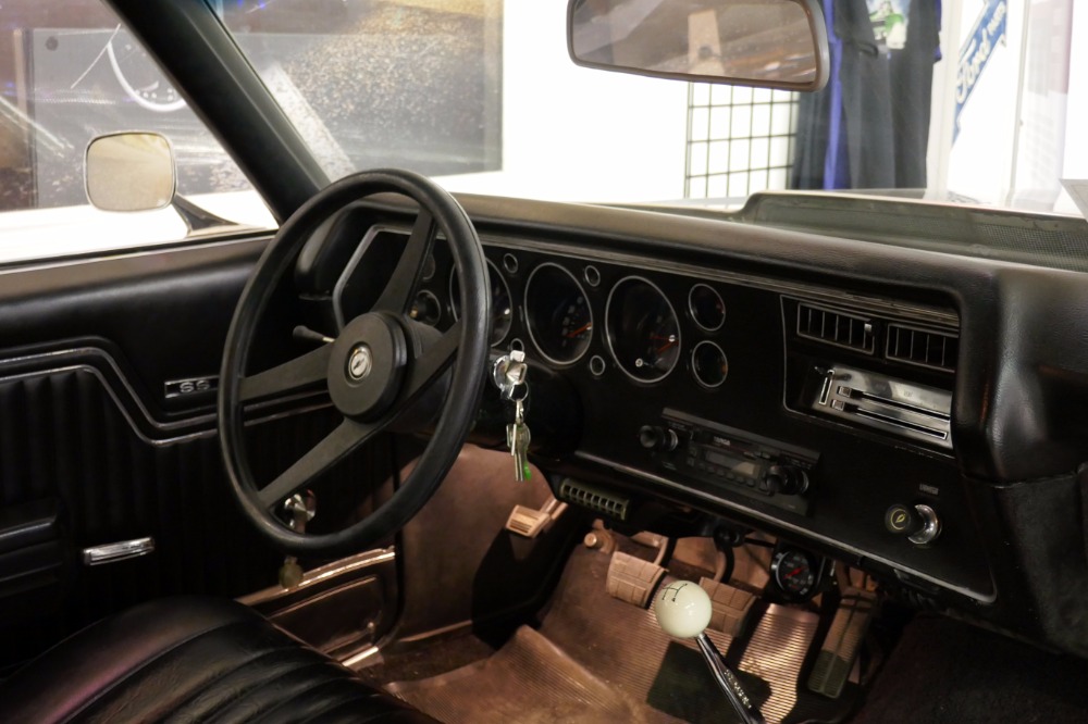 Used 1971 Chevrolet Chevelle -SS-CORTEZ SILVER-NUMBERS MATCHING-BIG BLOCK-4 SPD with AC- | Mundelein, IL