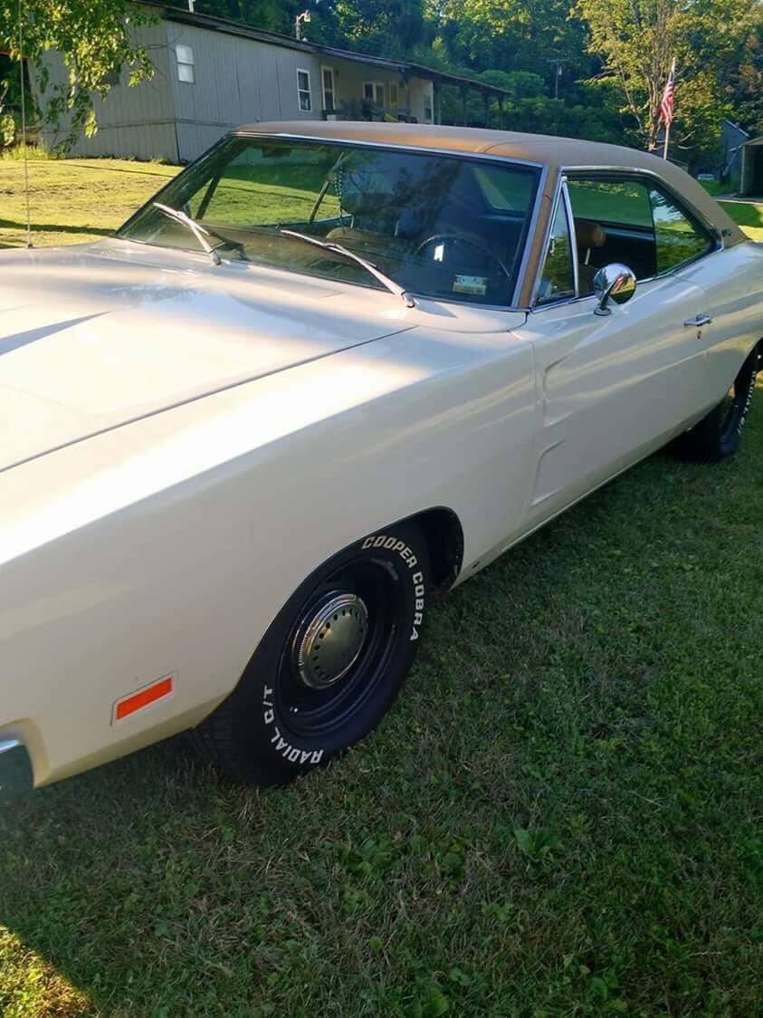 Used 1969 Dodge Charger -440 BIG BLOCK-DRIVER QUALITY MOPAR-RARE FIND | Mundelein, IL
