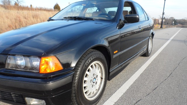 Used 1998 BMW 328i SEE VIDEO-NEW PAINT | Mundelein, IL
