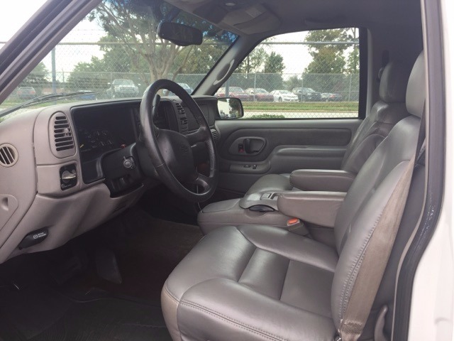 Used 1998 Chevrolet Tahoe -4 WHEEL DRIVE SUV-LEATHER INTERIOR-FROM NORTH CAROLINA-CLEAN CLEAN- | Mundelein, IL