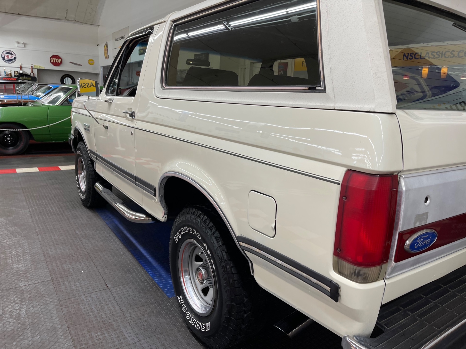 Used 1987 Ford Bronco -XLT- 4X4- 302CI /AUTOMATIC-LOW MILES FROM NORTH CAROLINA - SEE VIDEO | St. Petersburg, FL