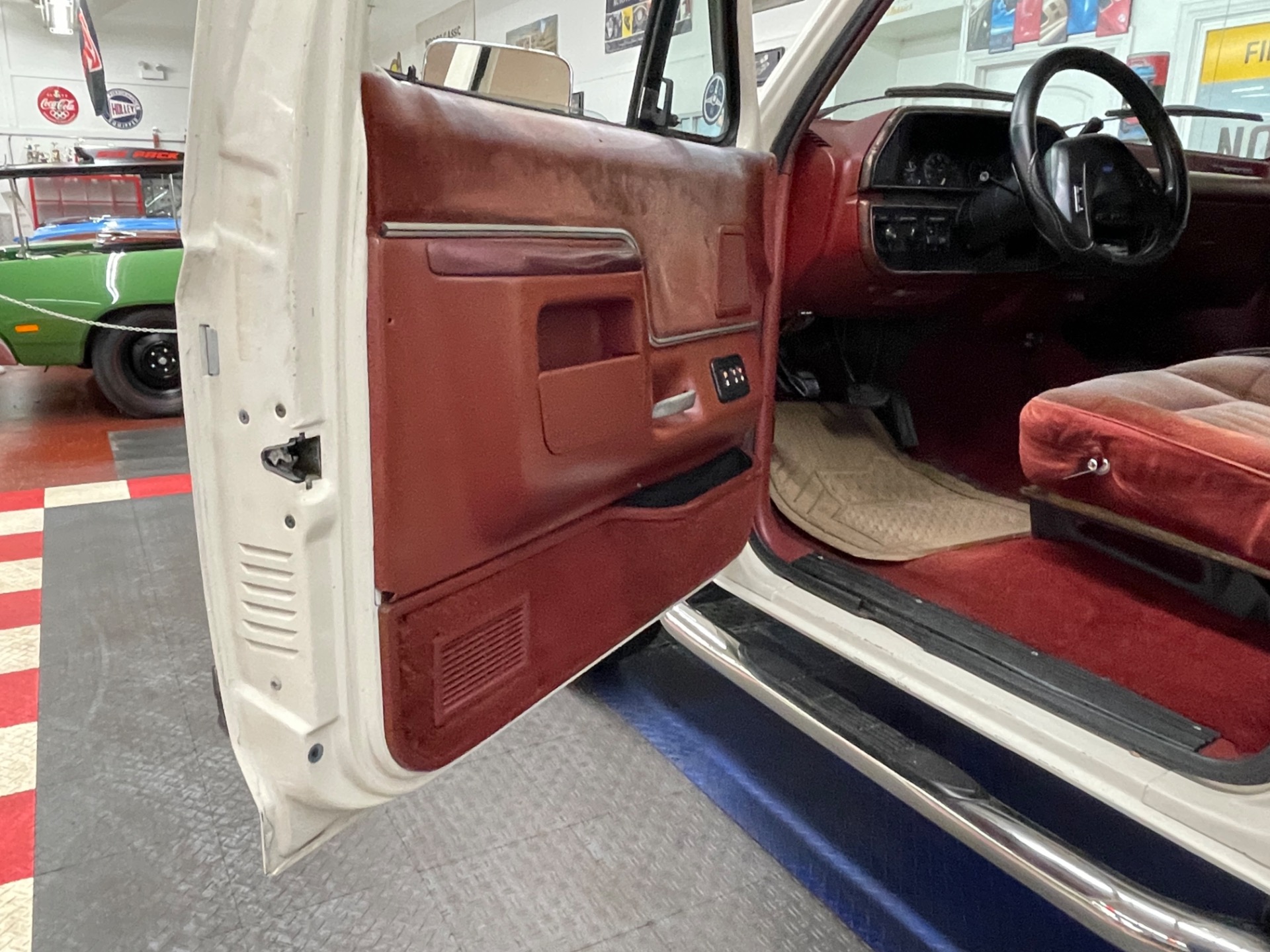 Used 1987 Ford Bronco -XLT- 4X4- 302CI /AUTOMATIC-LOW MILES FROM NORTH CAROLINA - SEE VIDEO | St. Petersburg, FL